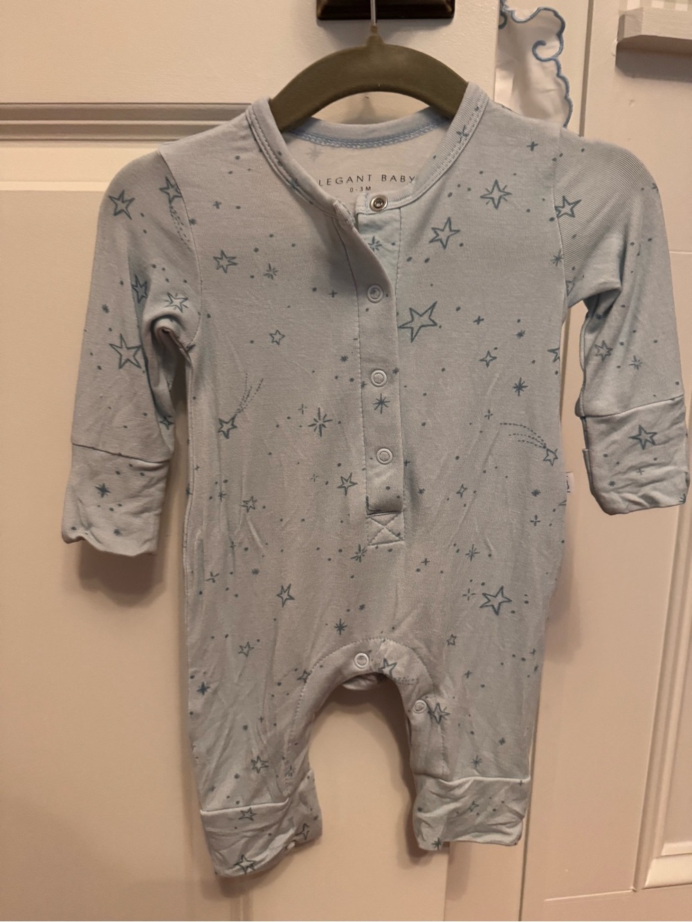 Elegant Baby Star-Print One-Piece. Size 0-3 months